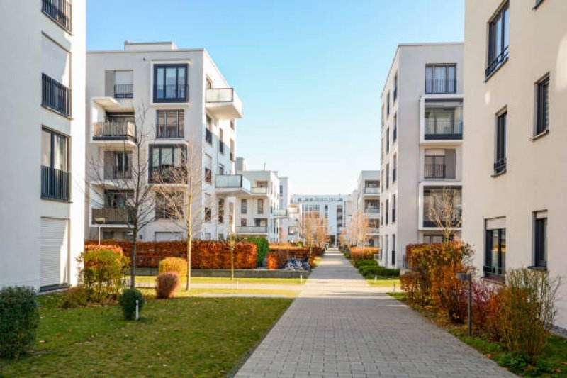 Décryptage des Clauses Litigieuses dans les Baux de Location
